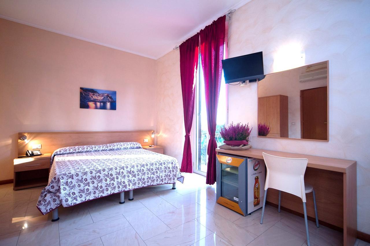 Hotel Villa Flora Bogliasco Exterior photo